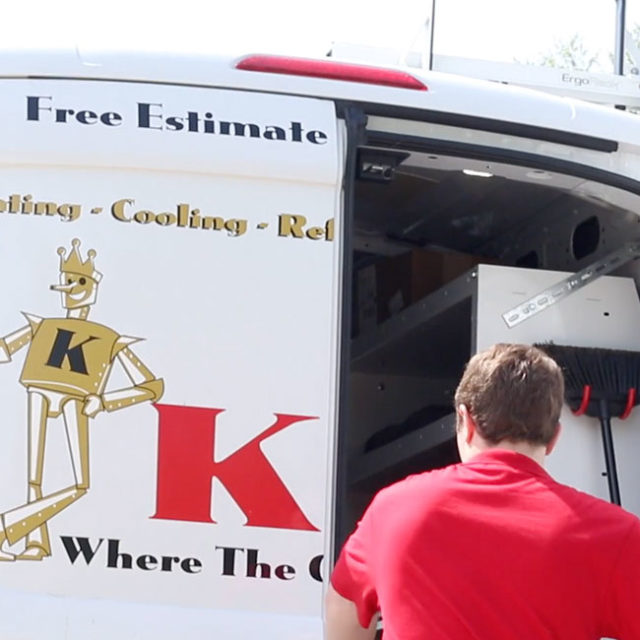 If you need Chicago air conditioner repair, there's only one team to call for 24/7 service in town: King!